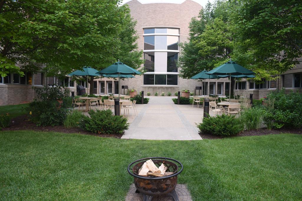 Oak Ridge Hotel Chaska Exterior foto
