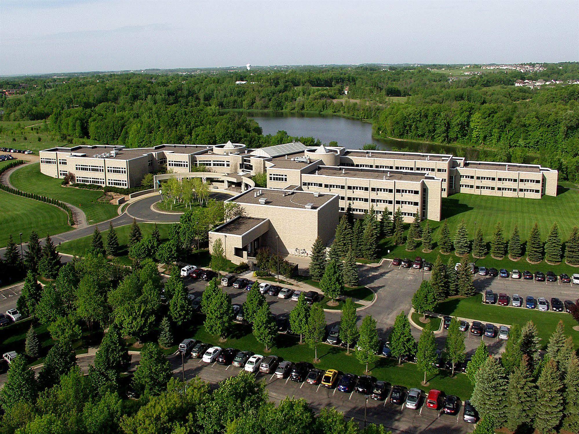 Oak Ridge Hotel Chaska Exterior foto